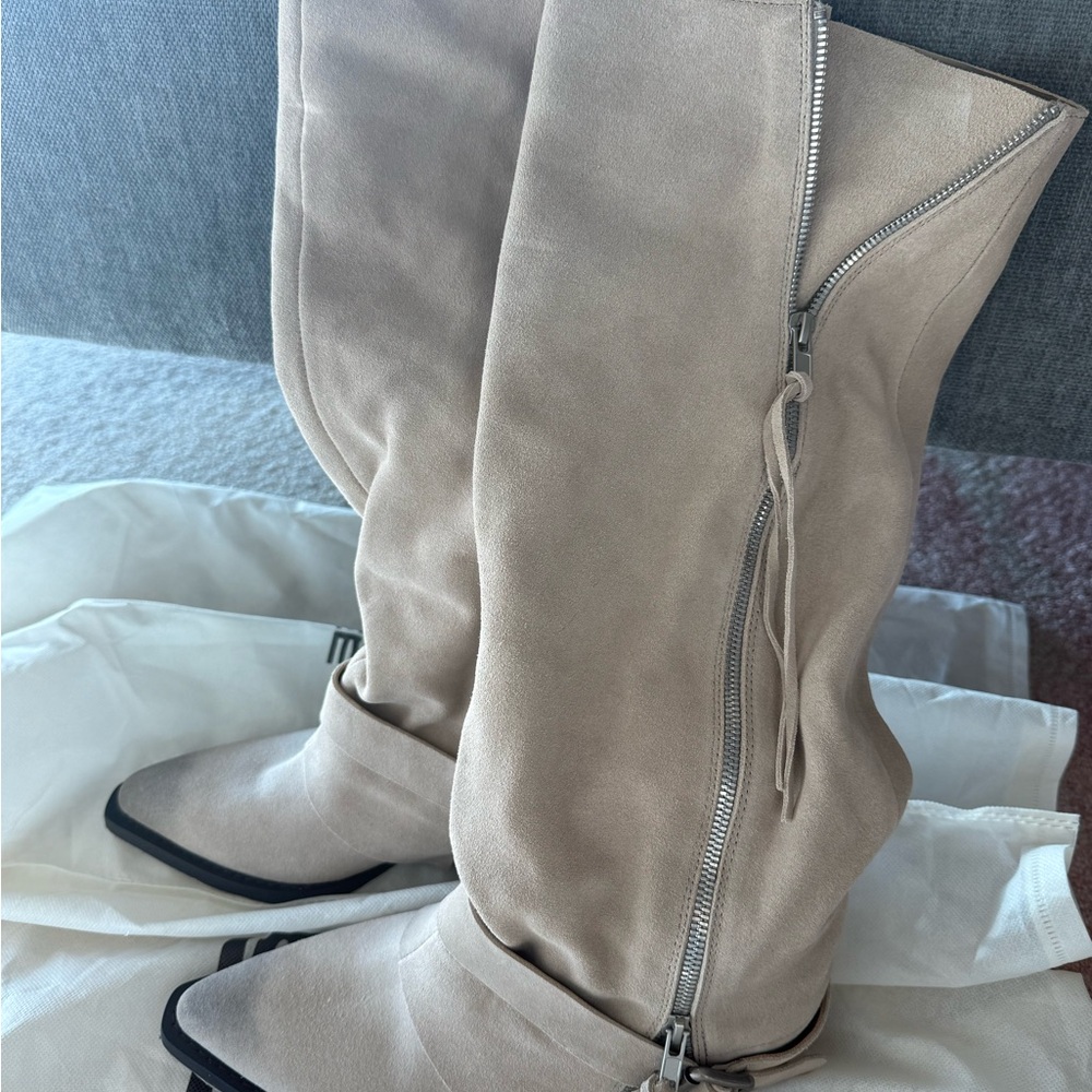 Elegant Tan Knee-High Women's Boots